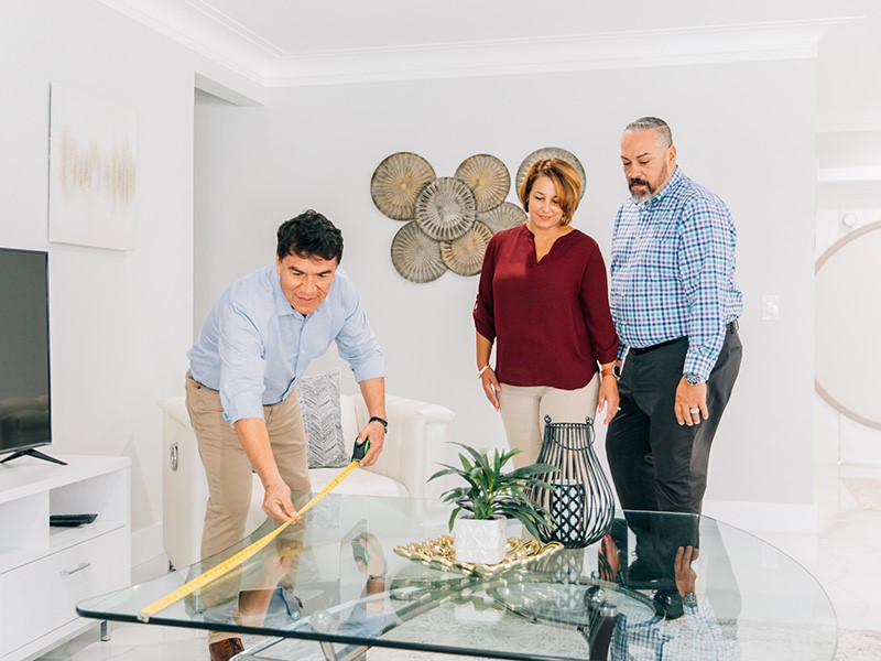 move coordinator measuring glass table for international move